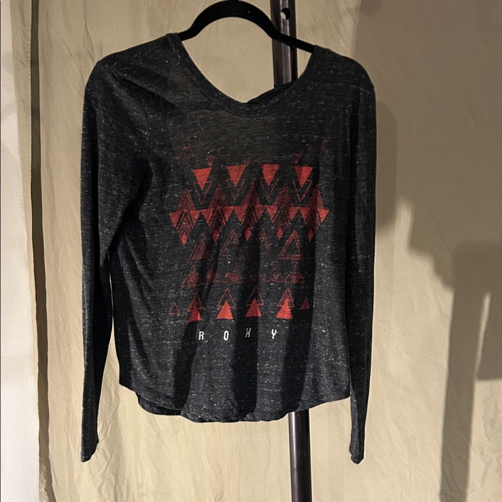 Grey gather and red long sleeve Roxy top with keyhole cut out back